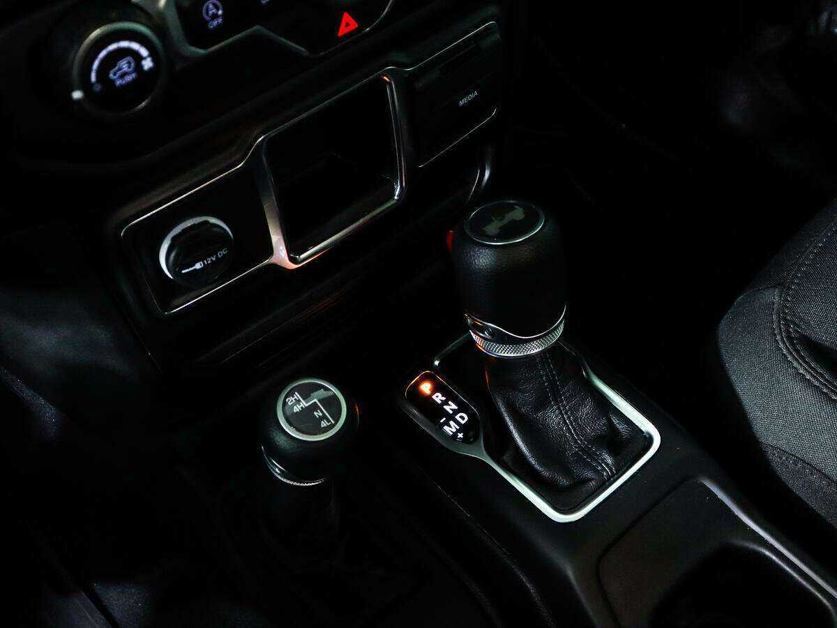 Купить Jeep Wrangler с пробегом. Фото: #14