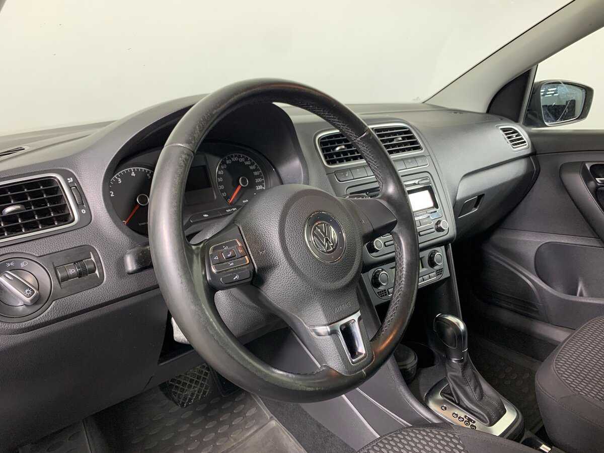Купить Volkswagen Polo с пробегом. Фото: #11