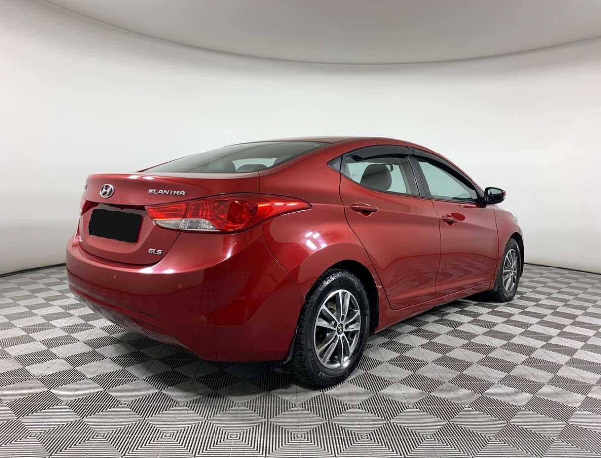 Купить Hyundai Elantra с пробегом. Фото: #3