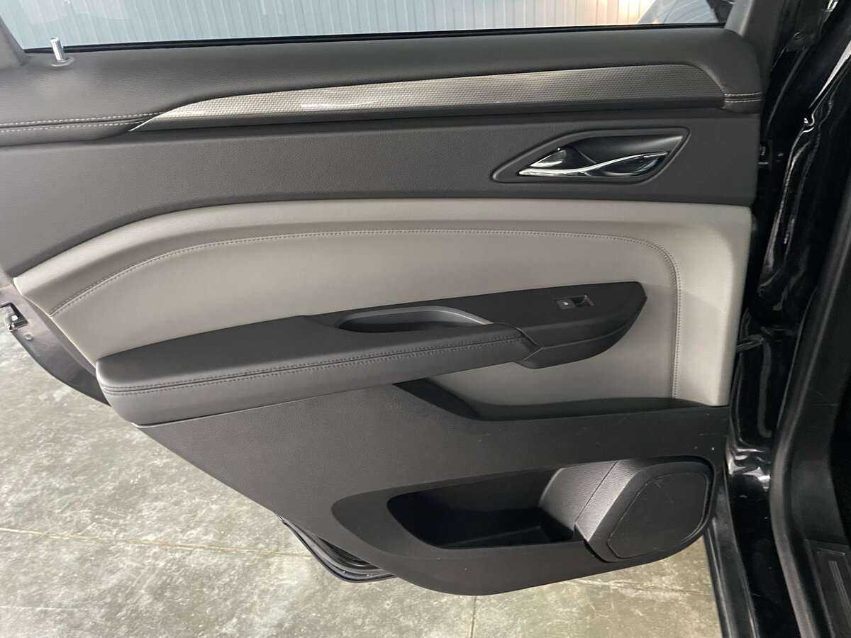 Купить Cadillac SRX с пробегом. Фото: #29