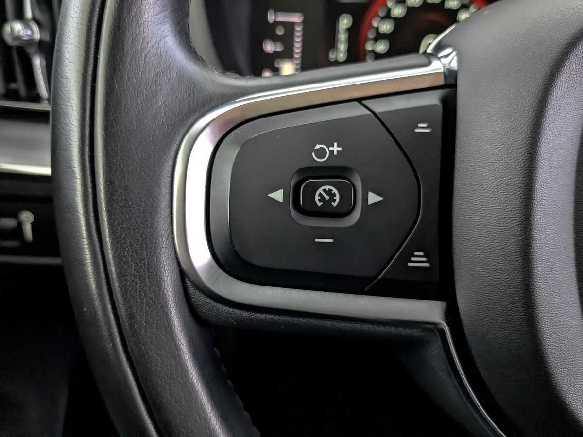 Купить Volvo XC60 с пробегом. Фото: #24
