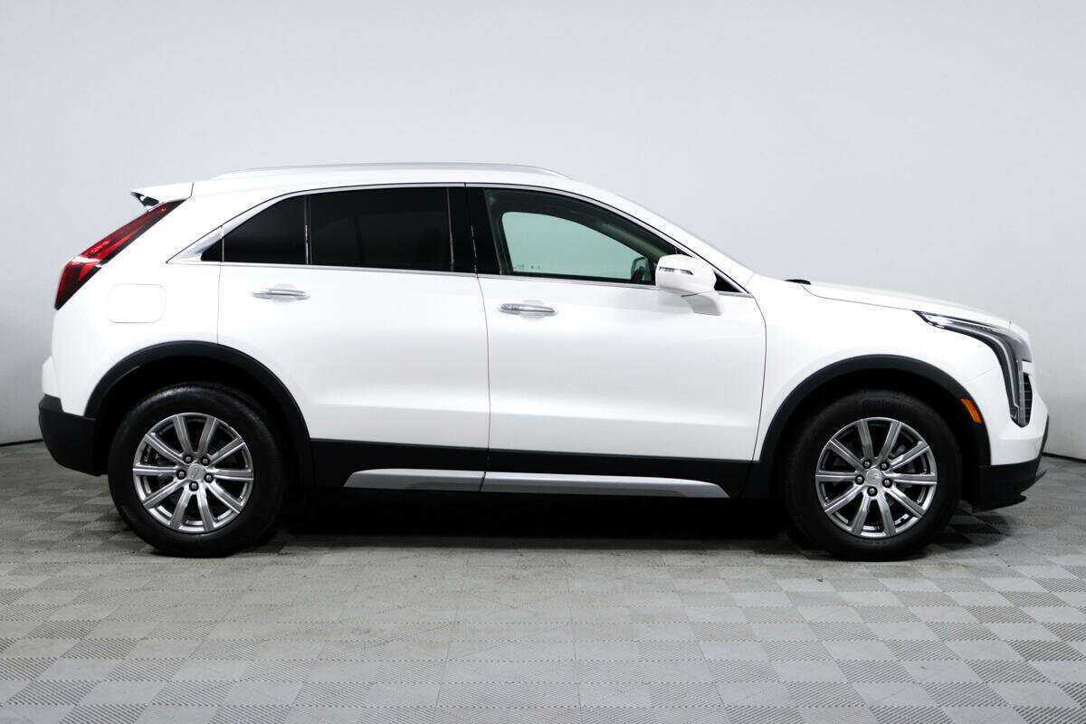 Купить Cadillac XT4 с пробегом. Фото: #3
