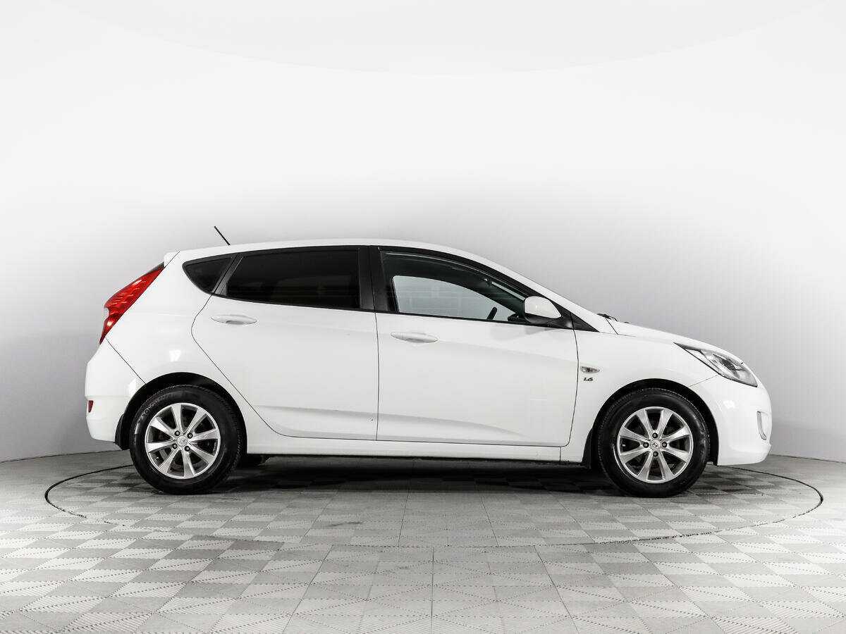 Купить Hyundai Solaris с пробегом. Фото: #3