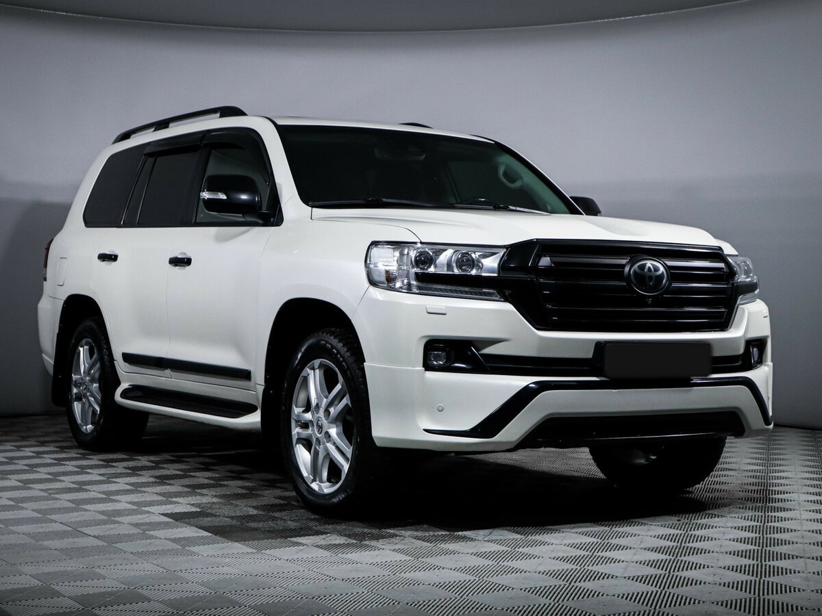 Купить Toyota Land Cruiser с пробегом. Фото: #2