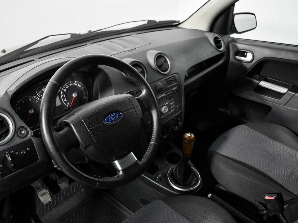 Купить Ford Fusion с пробегом. Фото: #8