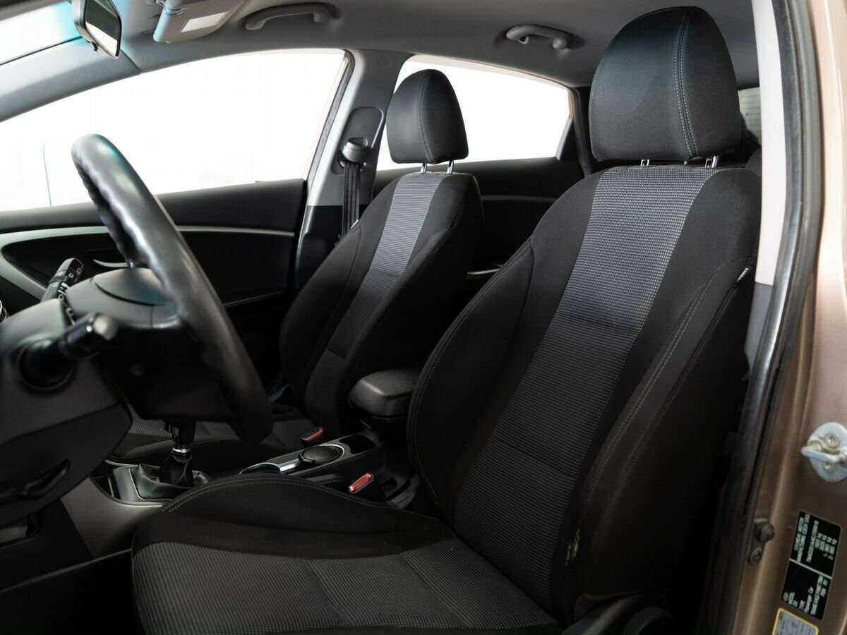 Купить Hyundai i30 с пробегом. Фото: #5