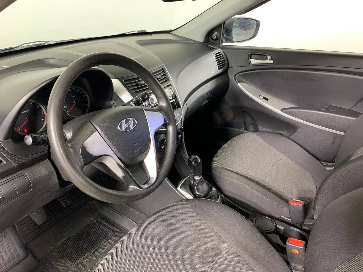 Купить Hyundai Solaris с пробегом. Фото: #10