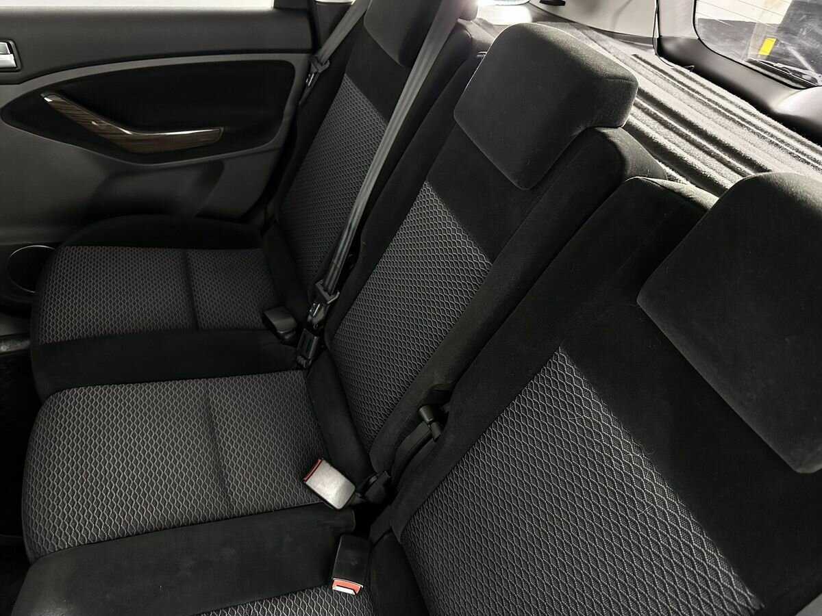 Купить Ford C-MAX с пробегом. Фото: #10