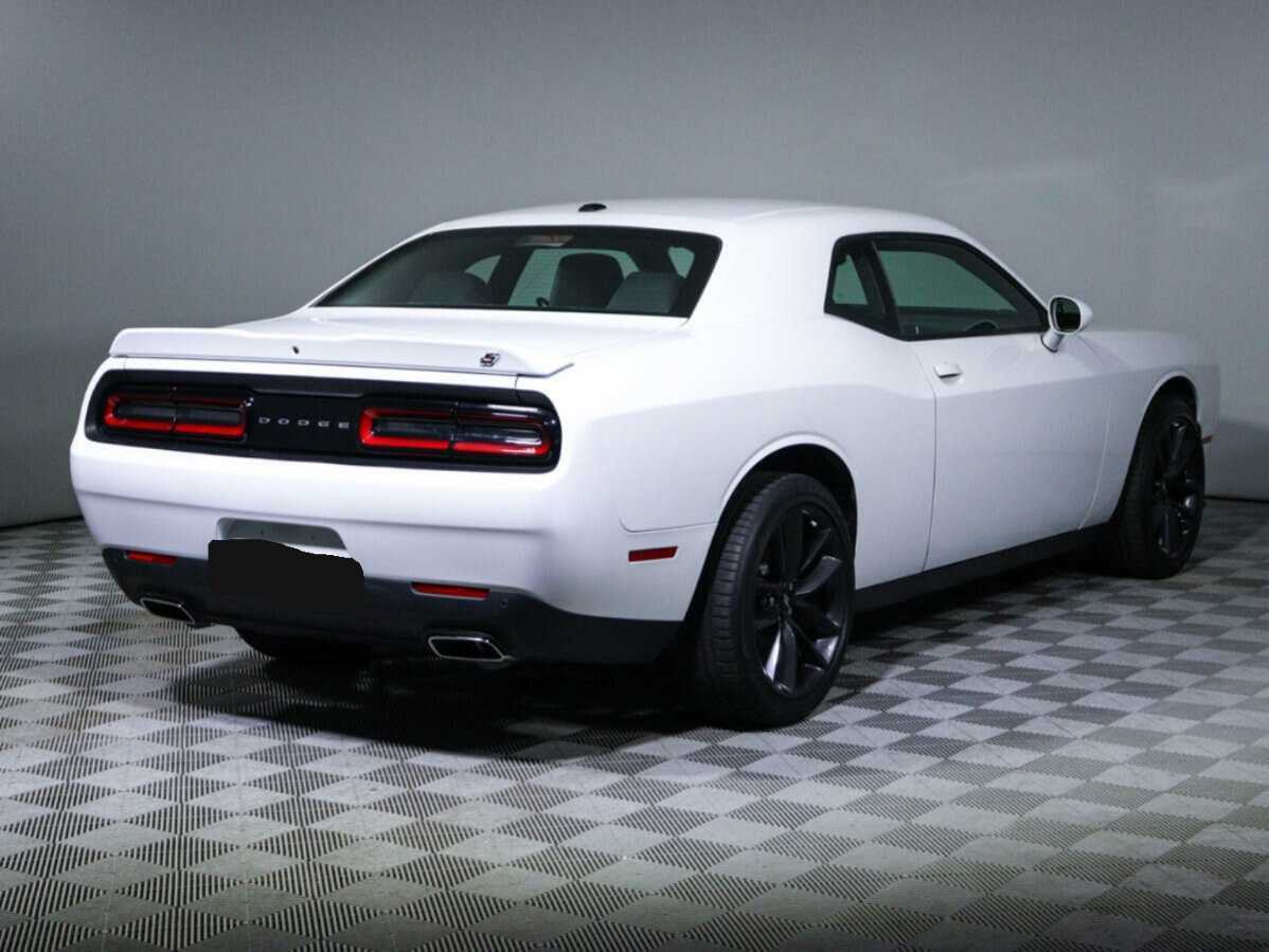 Купить Dodge Challenger с пробегом. Фото: #4
