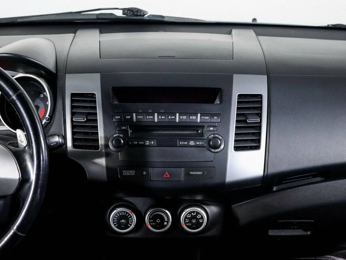 Купить Mitsubishi Outlander с пробегом. Фото: #9