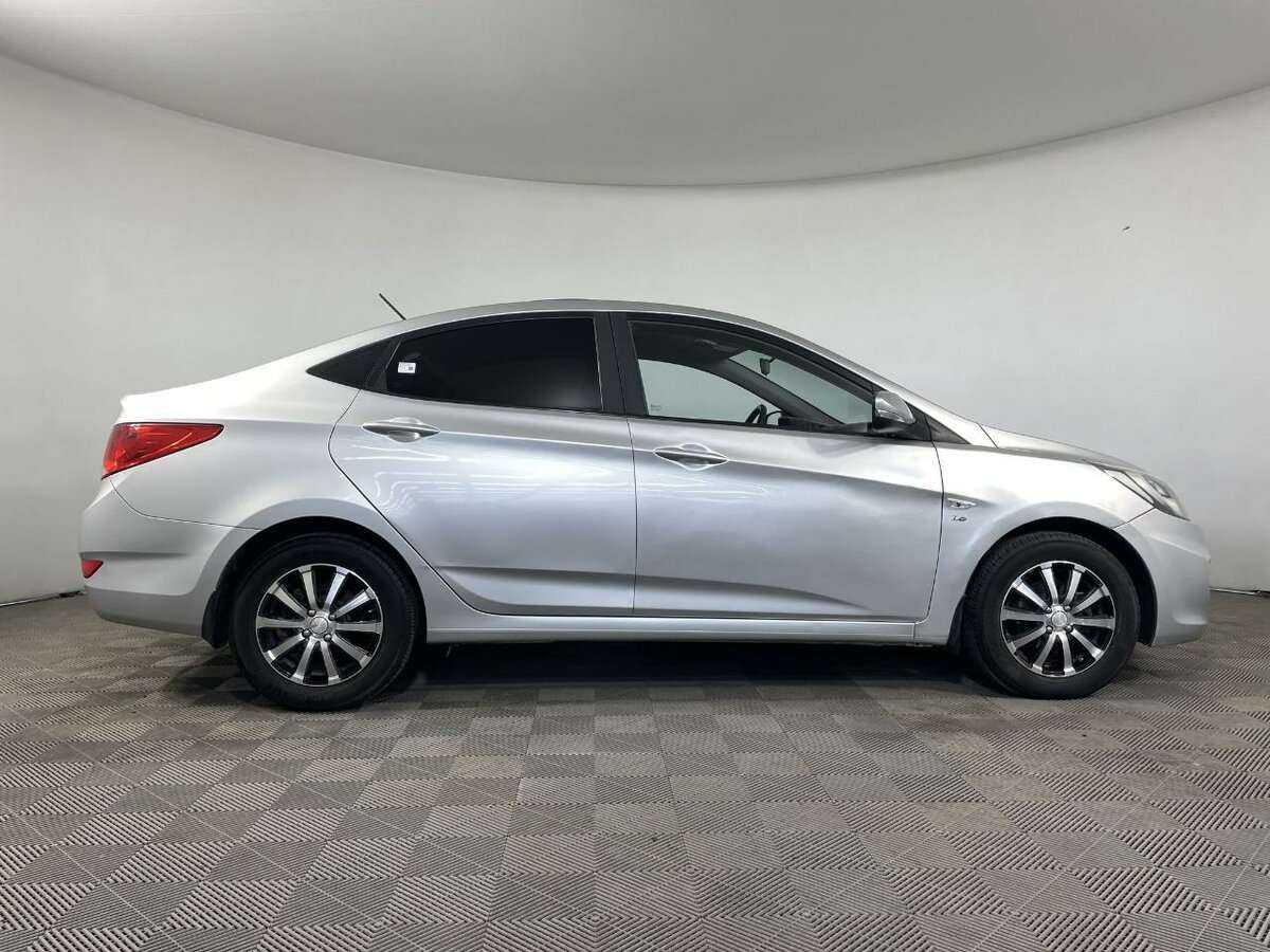 Купить Hyundai Solaris с пробегом. Фото: #3