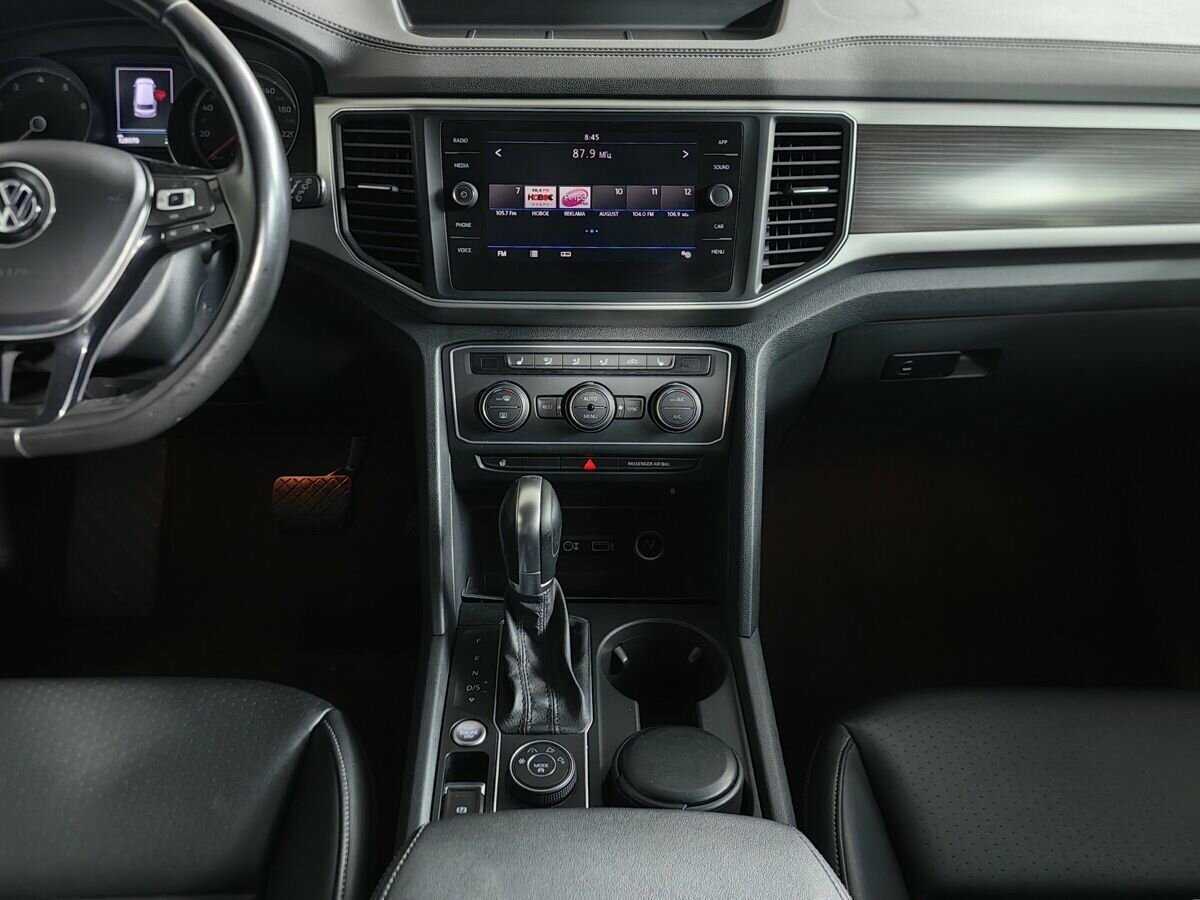 Купить Volkswagen Teramont с пробегом. Фото: #10