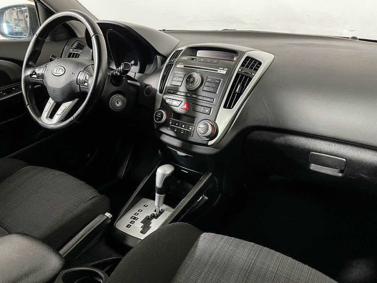 Купить Kia Ceed с пробегом. Фото: #8