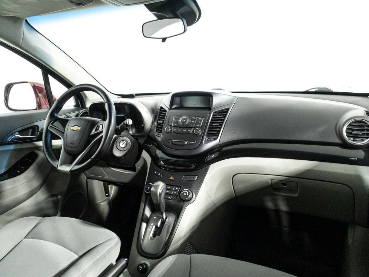 Купить Chevrolet Orlando с пробегом. Фото: #8