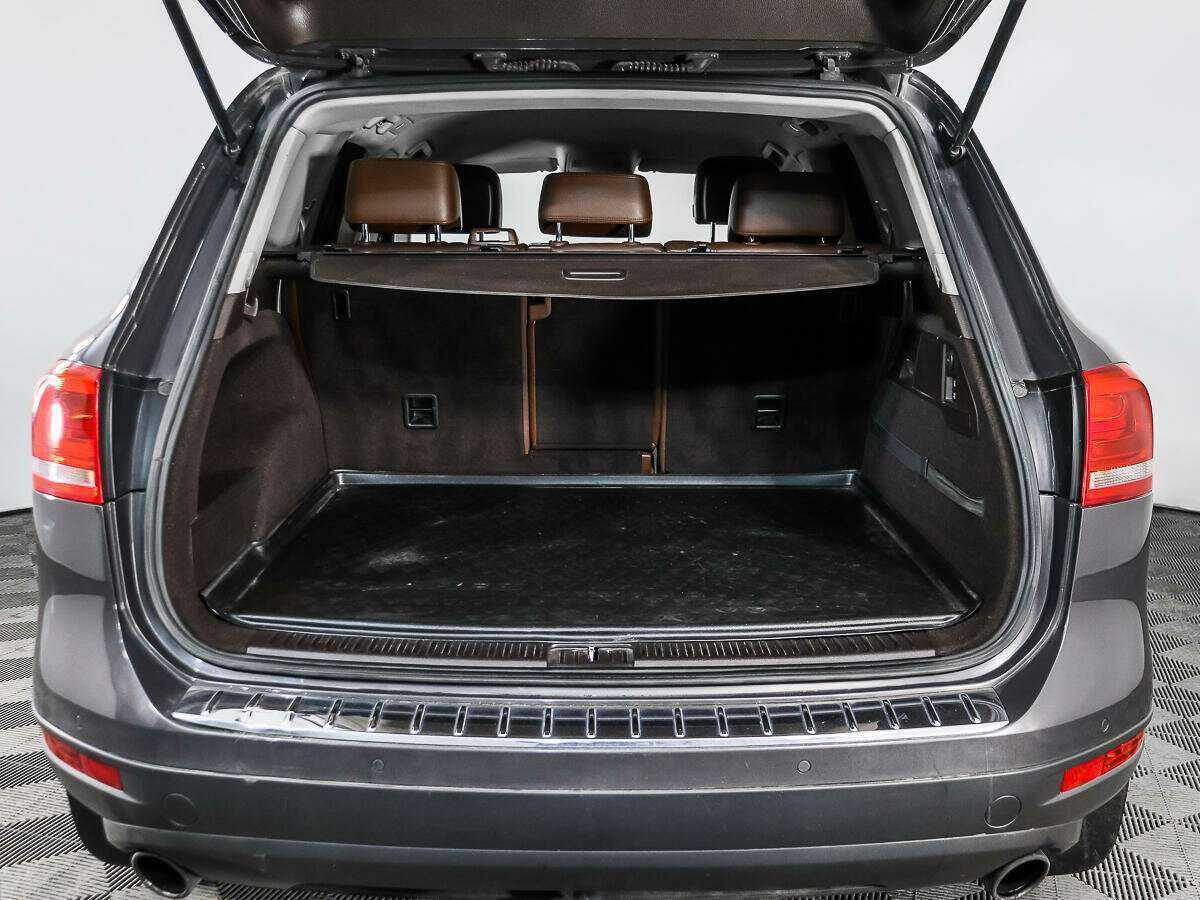 Купить Volkswagen Touareg с пробегом. Фото: #11