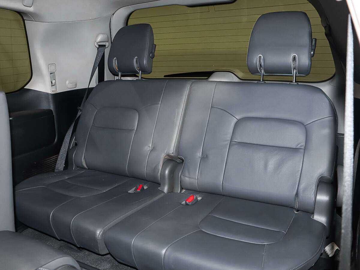 Купить Toyota Land Cruiser с пробегом. Фото: #10