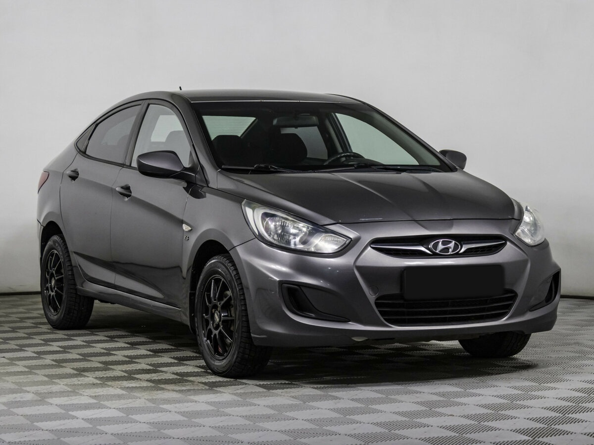 Купить Hyundai Solaris с пробегом. Фото: #2