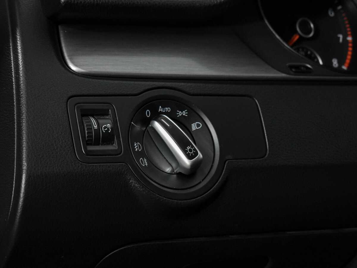 Купить Volkswagen Passat с пробегом. Фото: #9