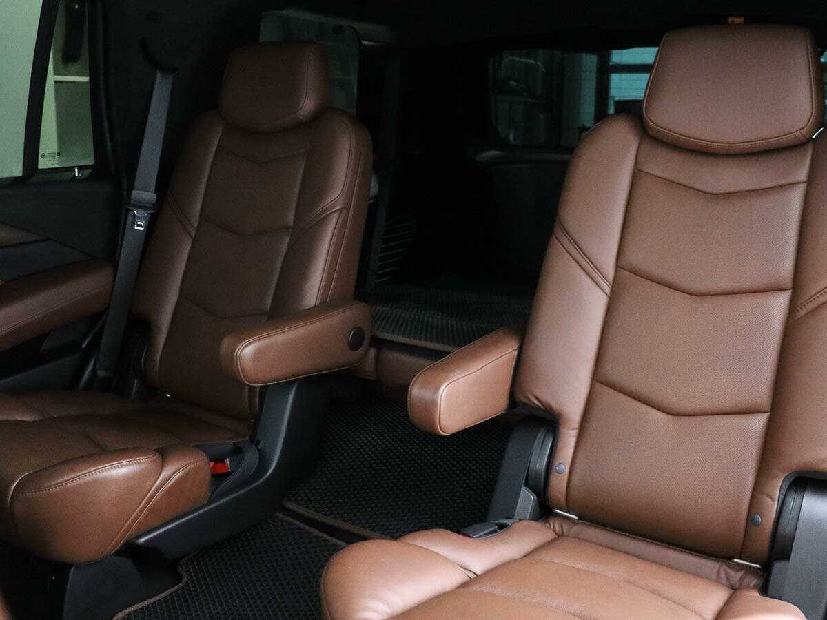 Купить Cadillac Escalade с пробегом. Фото: #14