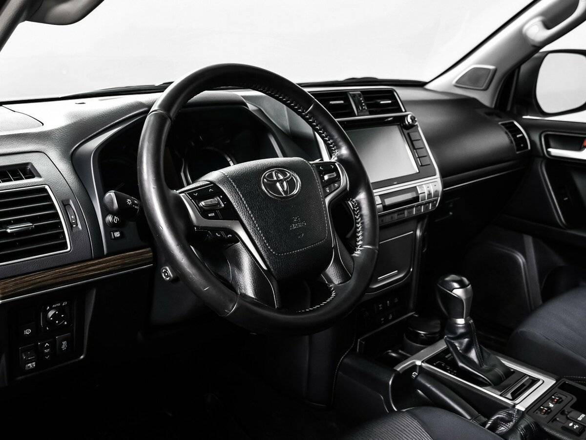 Купить Toyota Land Cruiser Prado с пробегом. Фото: #12