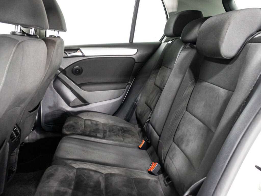 Купить Volkswagen Golf с пробегом. Фото: #9