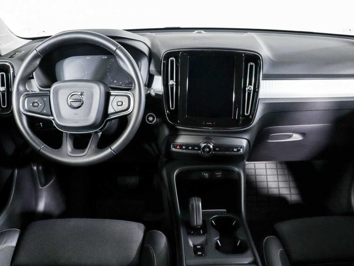 Купить Volvo XC40 с пробегом. Фото: #8