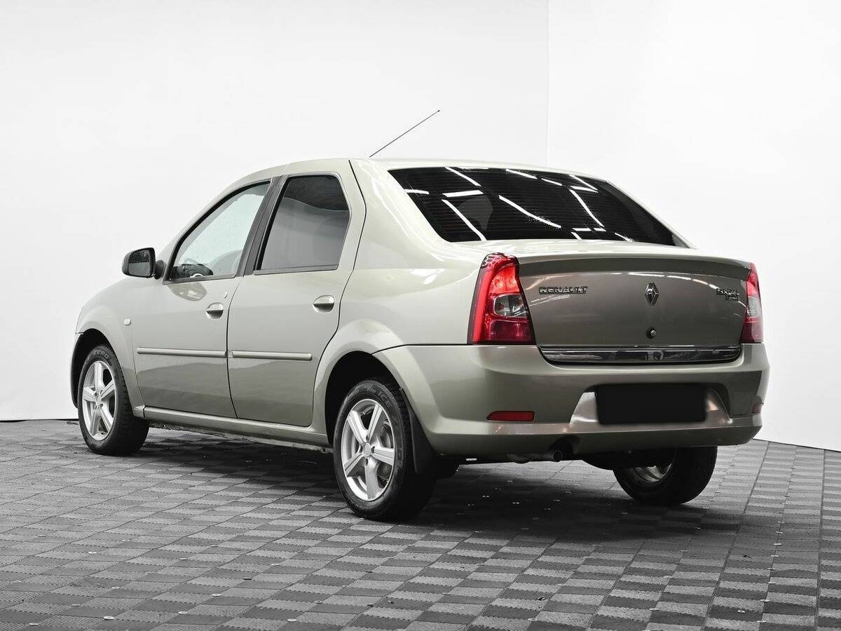 Купить Renault Logan с пробегом. Фото: #2