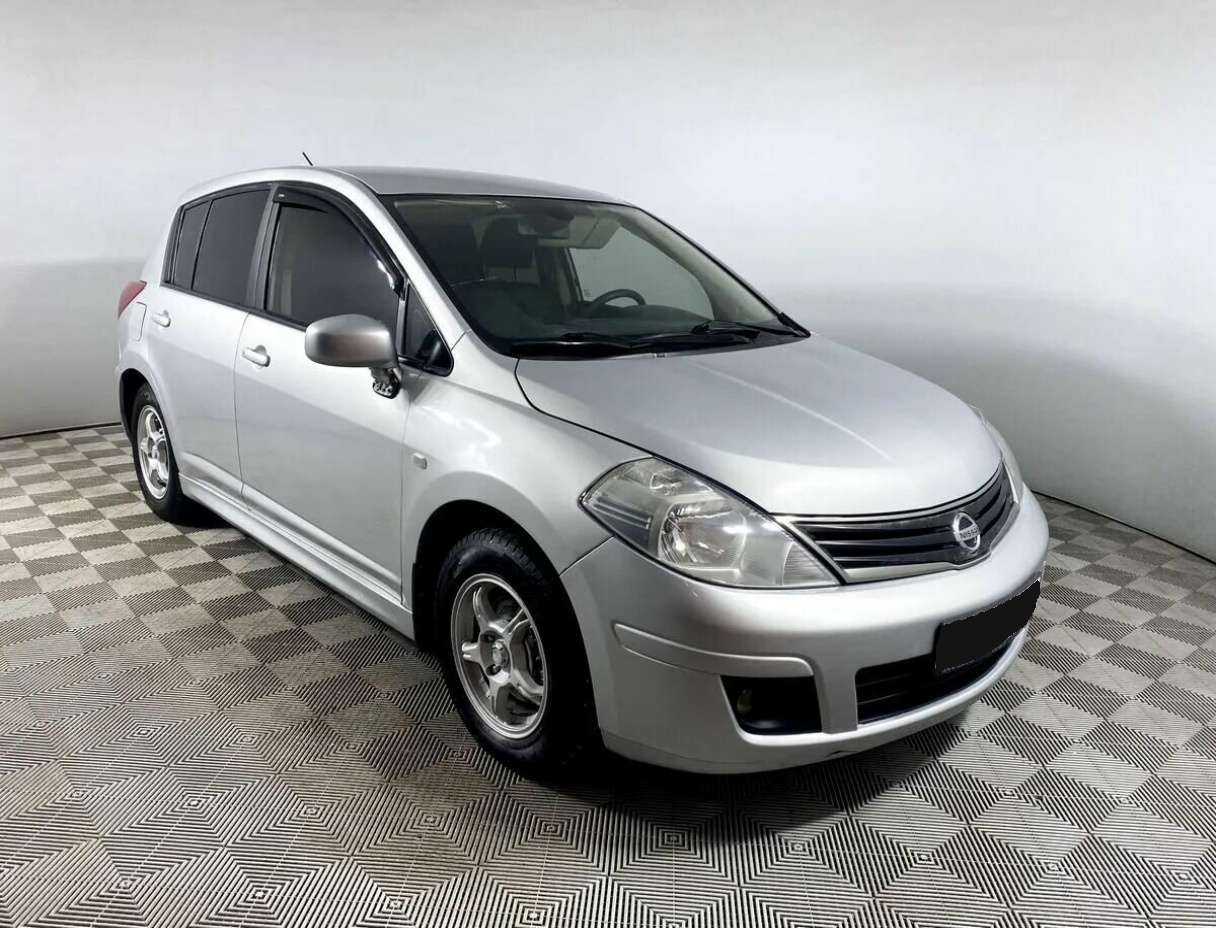Купить Nissan Tiida с пробегом. Фото: #3