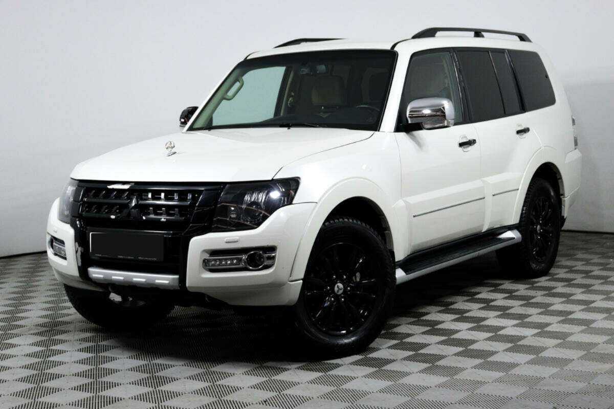 Купить Mitsubishi Pajero с пробегом. Посмотреть фото