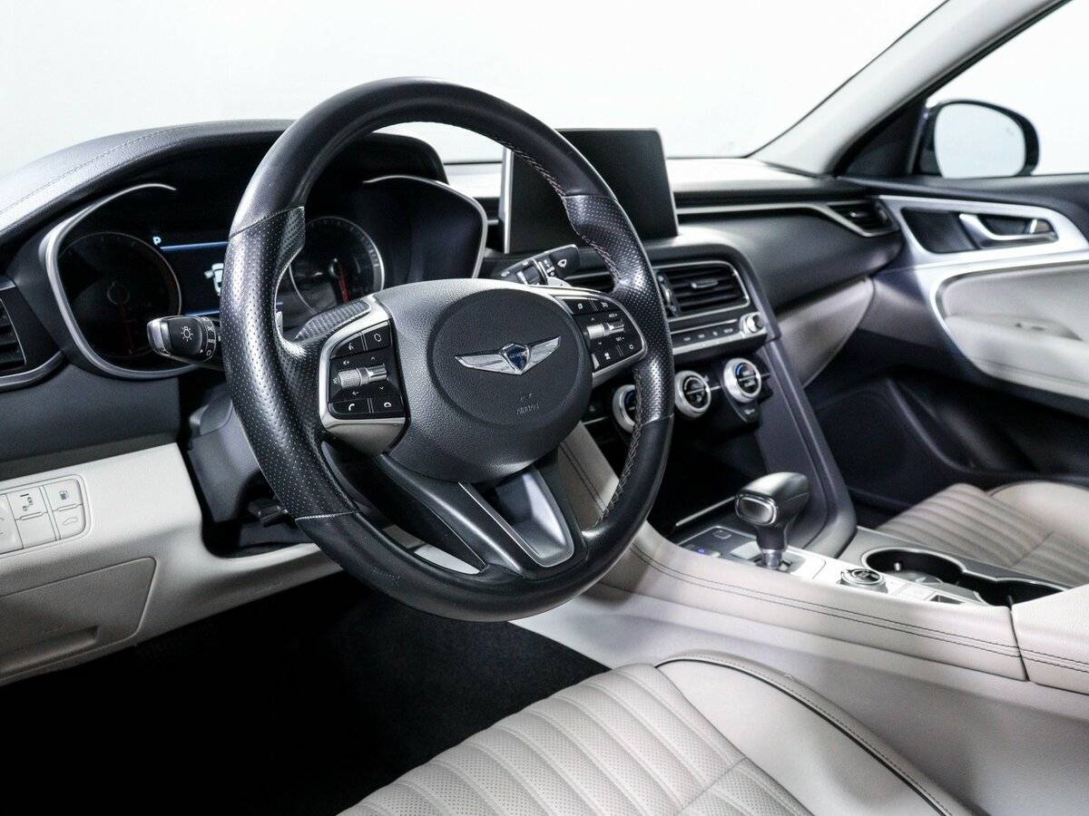 Купить Genesis G70 с пробегом. Фото: #12