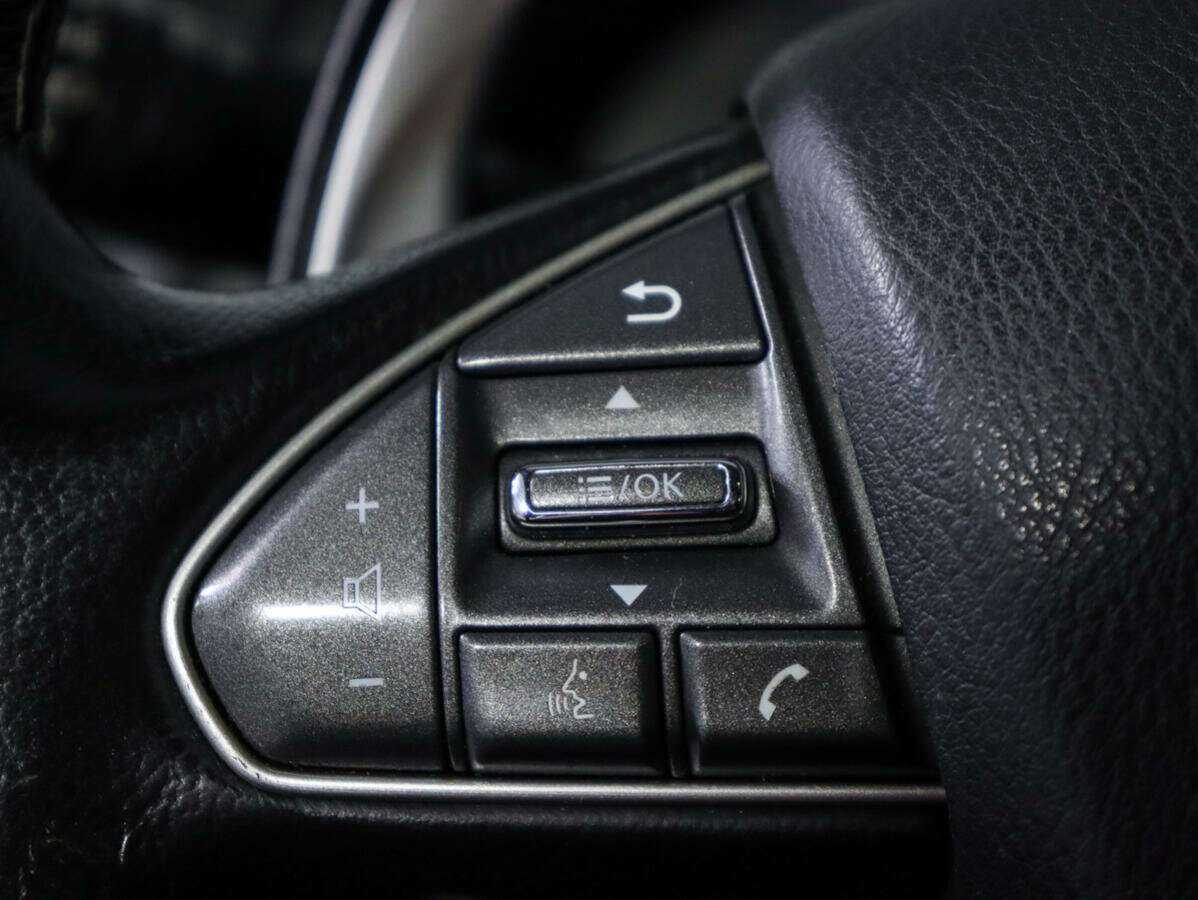 Купить Infiniti Q50 с пробегом. Фото: #21