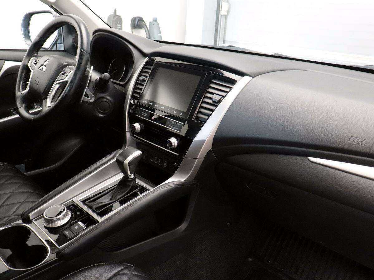 Купить Mitsubishi Pajero Sport с пробегом. Фото: #5