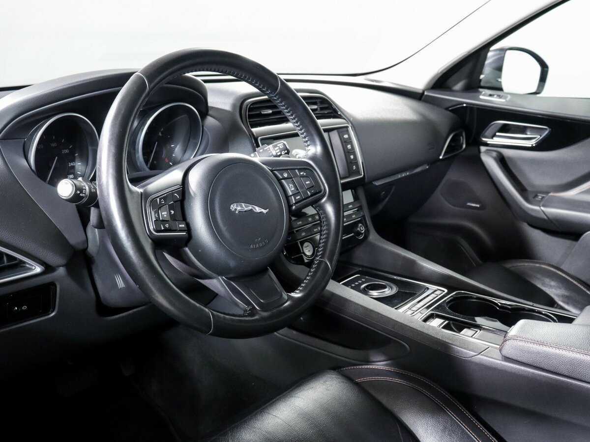 Купить Jaguar F-Pace с пробегом. Фото: #13