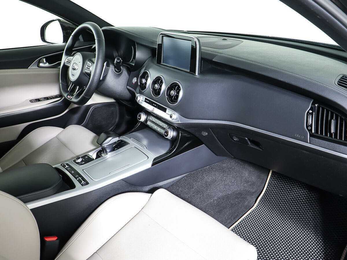 Купить Kia Stinger с пробегом. Фото: #8