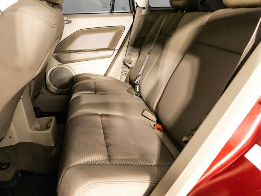 Купить Dodge Caliber с пробегом. Фото: #9