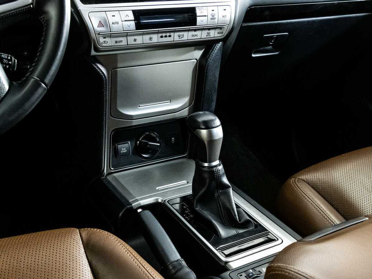 Купить Toyota Land Cruiser Prado с пробегом. Фото: #9