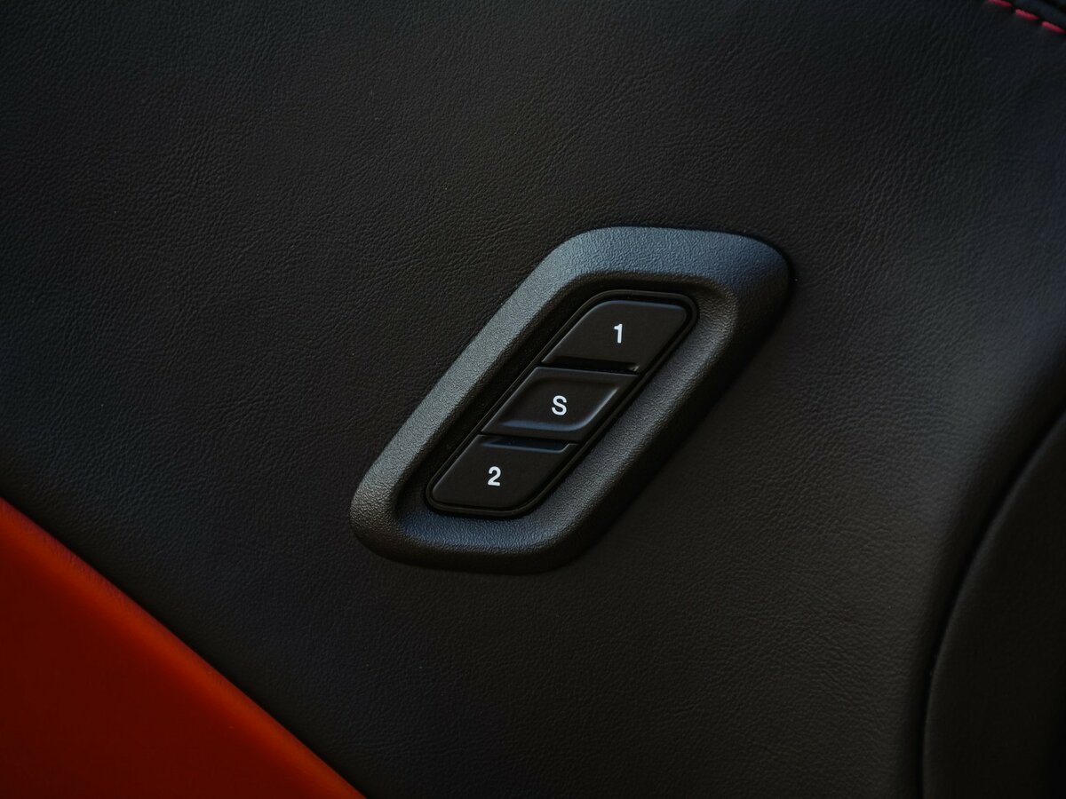 Купить Dodge Challenger с пробегом. Фото: #18