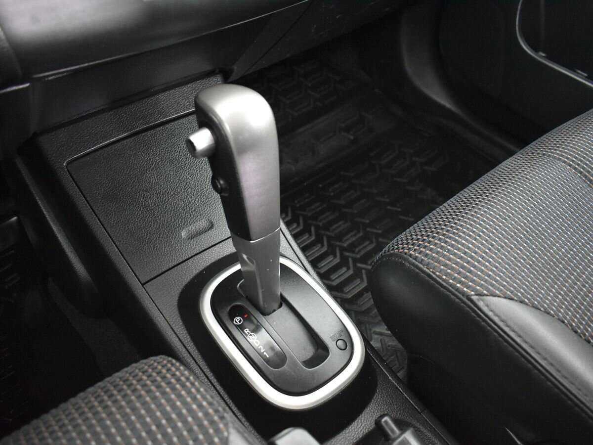 Купить Nissan Tiida с пробегом. Фото: #11