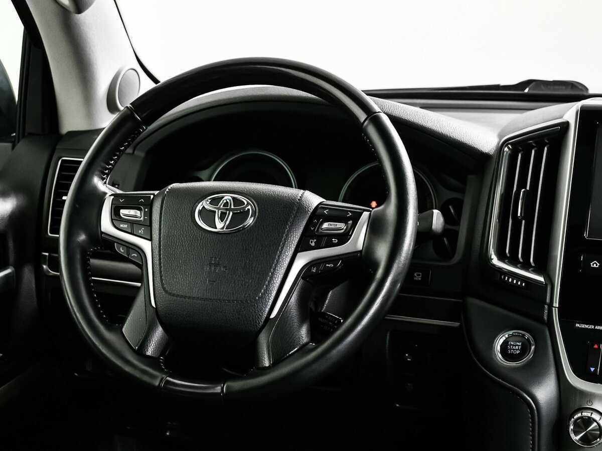 Купить Toyota Land Cruiser с пробегом. Фото: #11