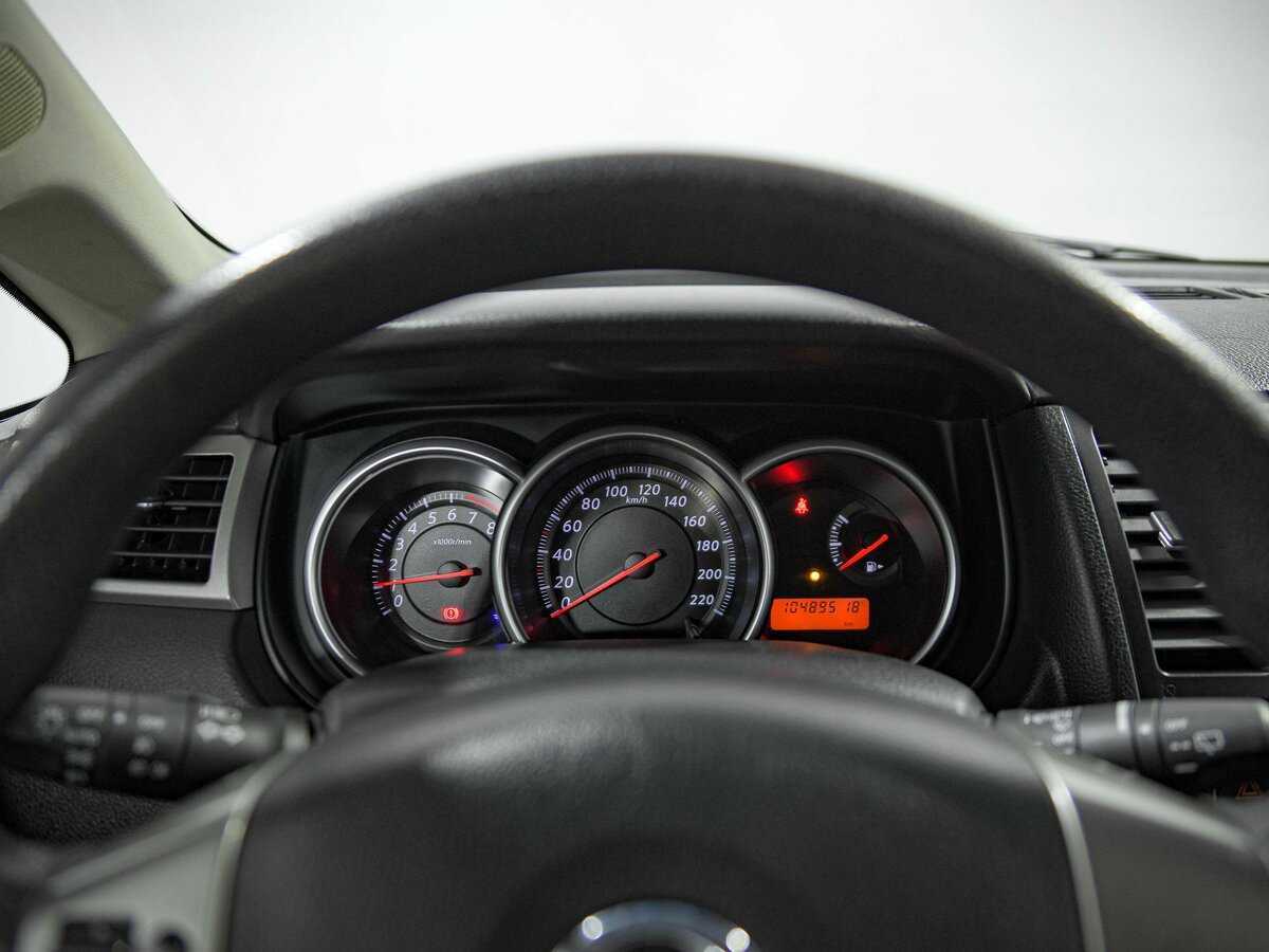 Купить Nissan Tiida с пробегом. Фото: #6