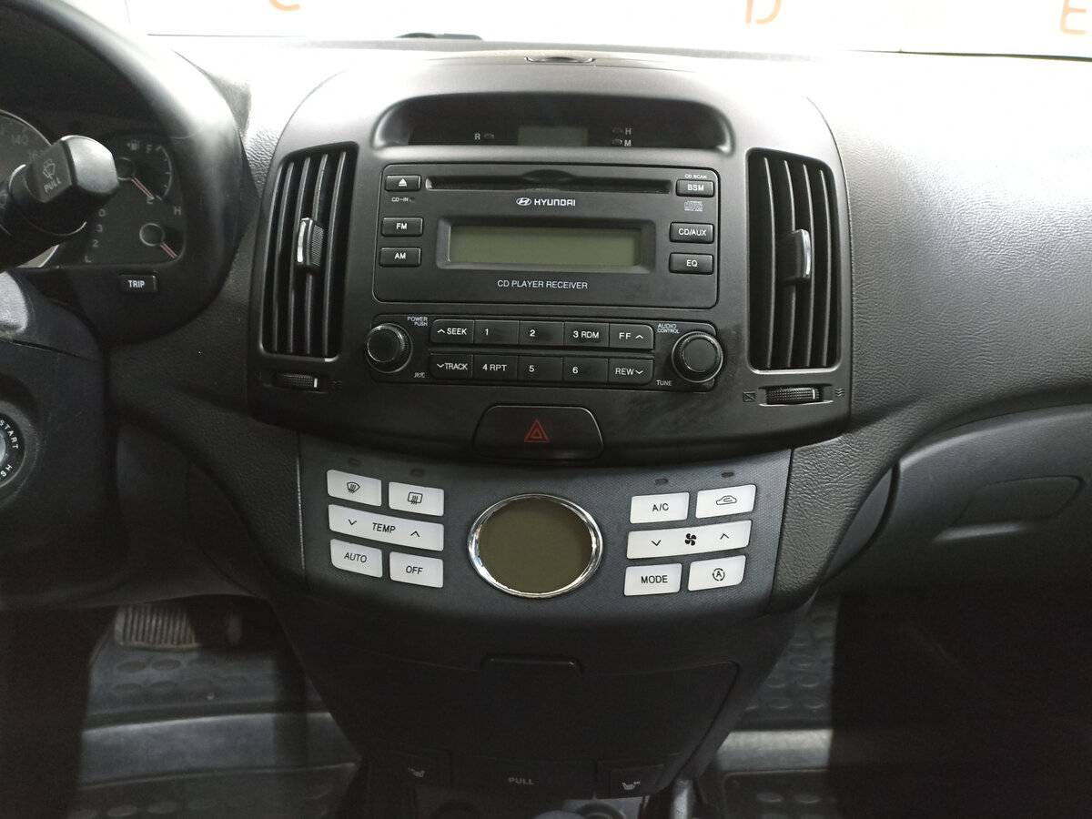 Купить Hyundai Elantra с пробегом. Фото: #14