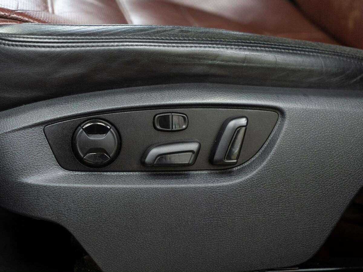Купить Volkswagen Touareg с пробегом. Фото: #16