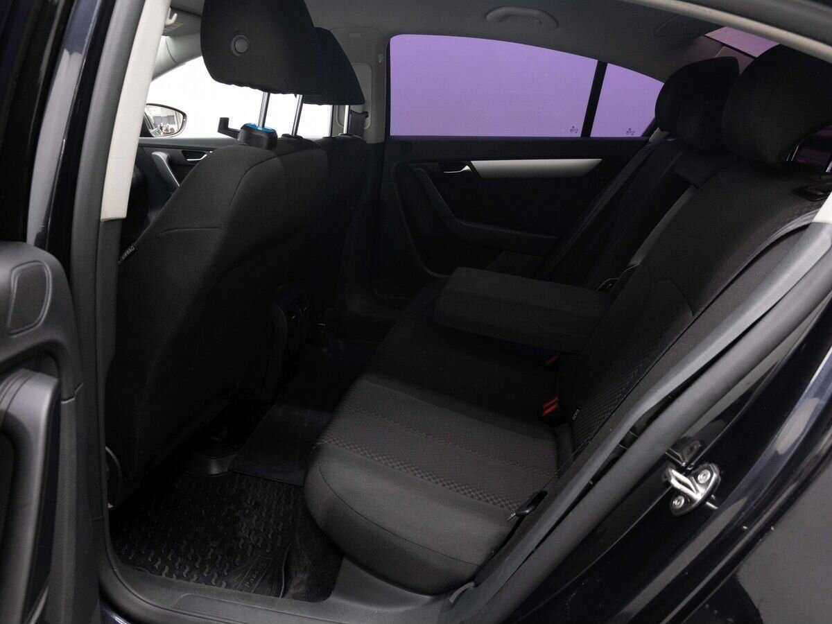 Купить Volkswagen Passat с пробегом. Фото: #10