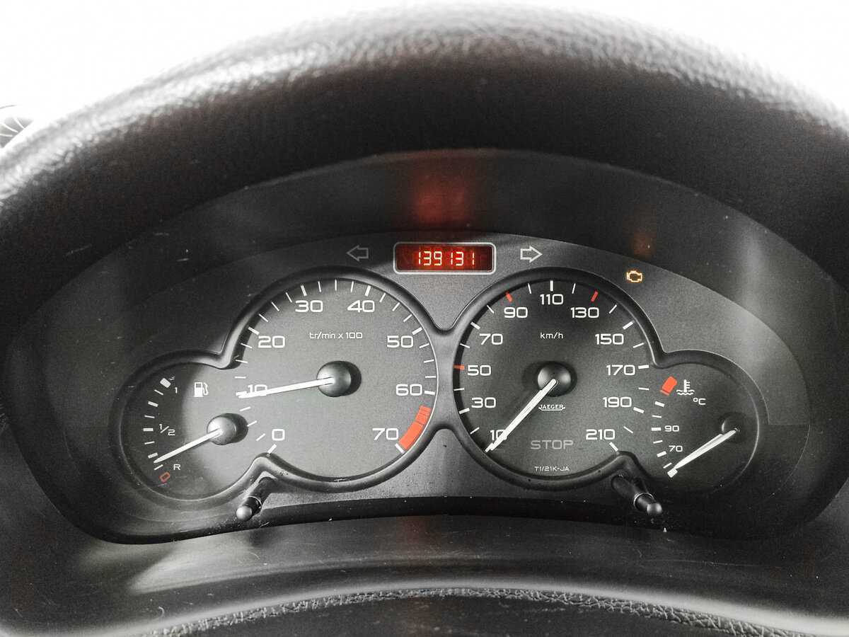 Купить Peugeot 206 с пробегом. Фото: #12