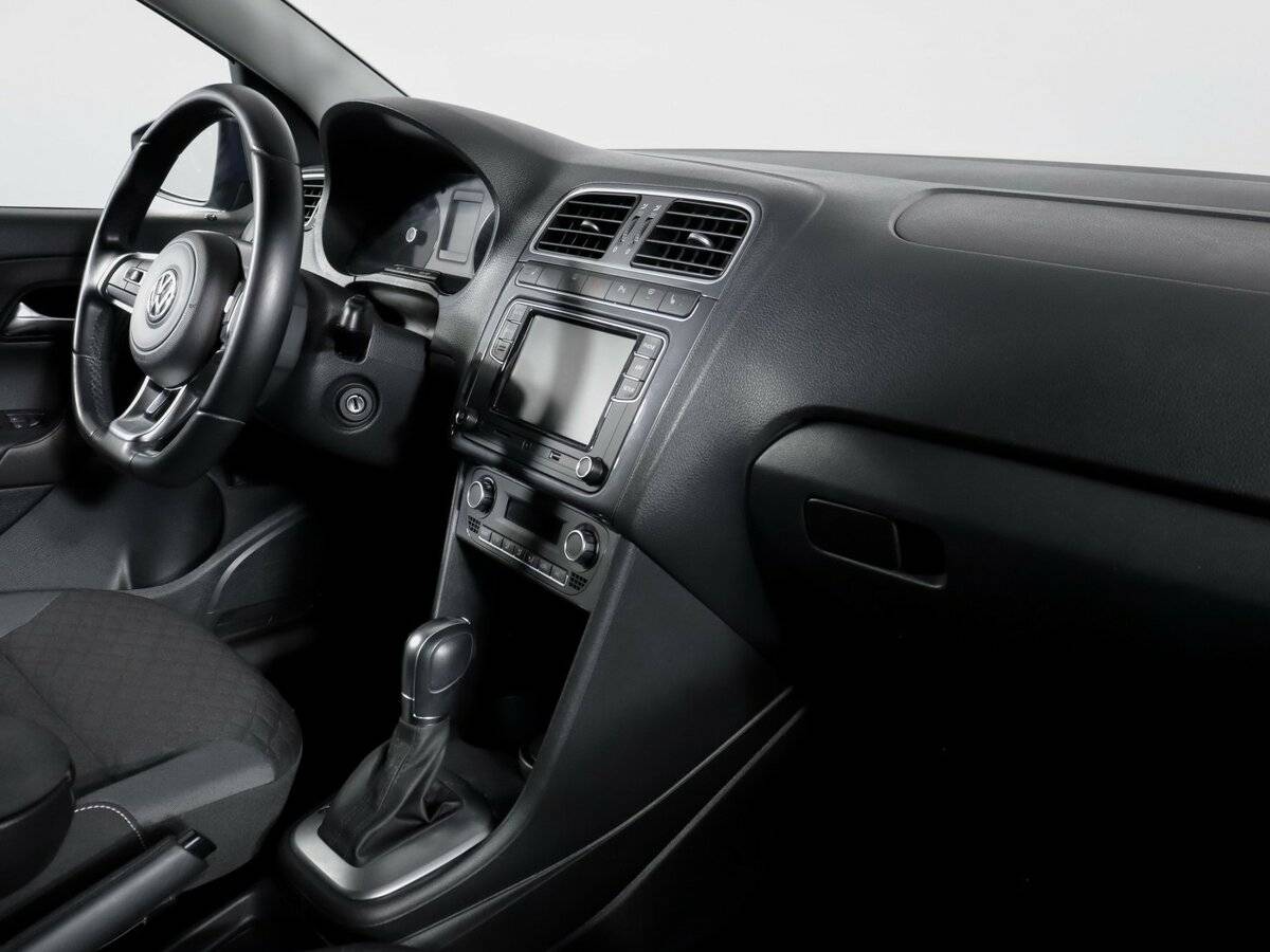 Купить Volkswagen Polo с пробегом. Фото: #6
