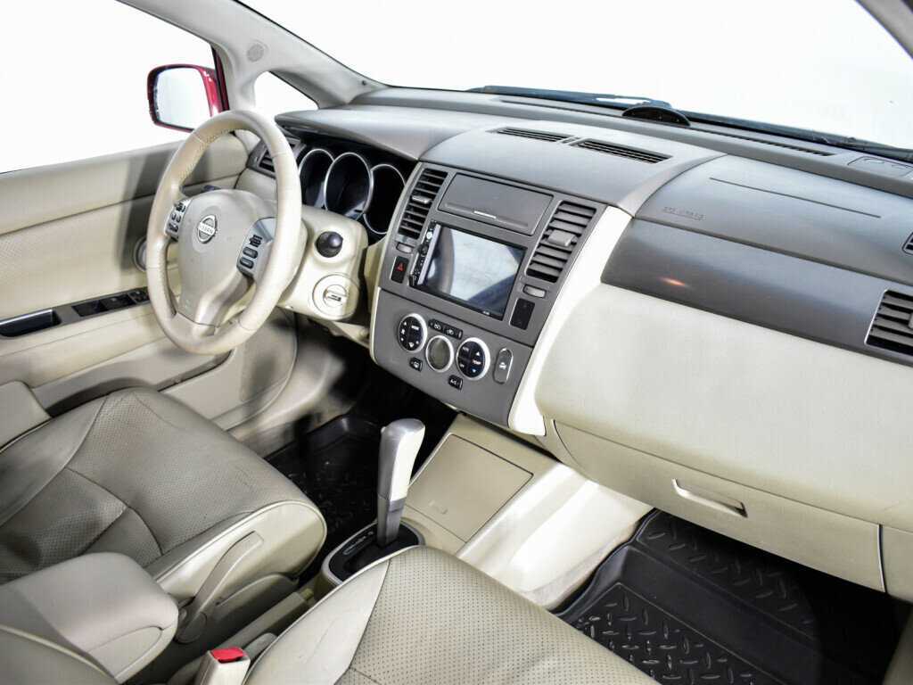 Купить Nissan Tiida с пробегом. Фото: #10