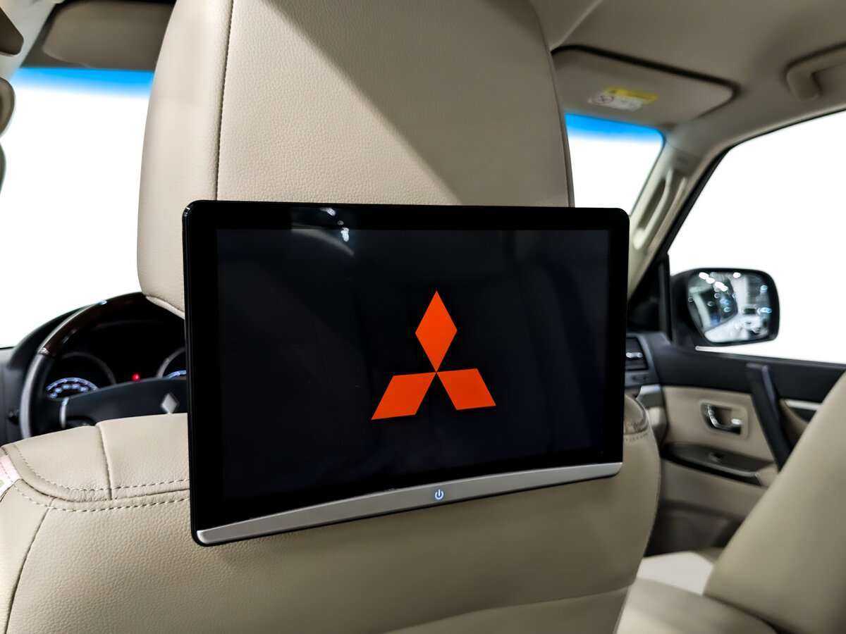 Купить Mitsubishi Pajero с пробегом. Фото: #21