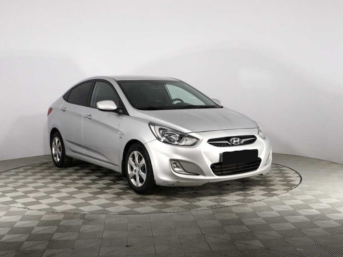 Купить Hyundai Solaris с пробегом. Фото: #2