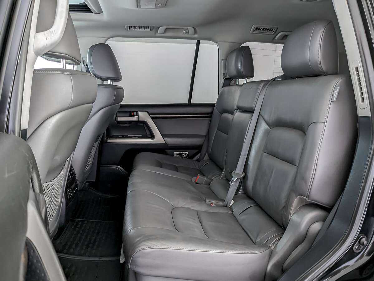 Купить Toyota Land Cruiser с пробегом. Фото: #5