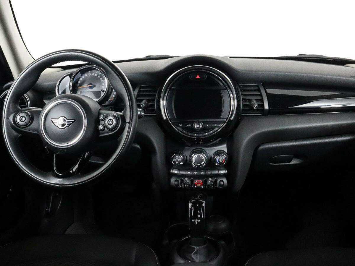 Купить Mini Hatch с пробегом. Фото: #8